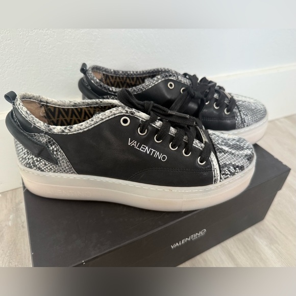 VALENTINO BY MARIO VALENTINO Dalia Sauvage Embossed Python Leather Sneakers 9.5 - Picture 3 of 12